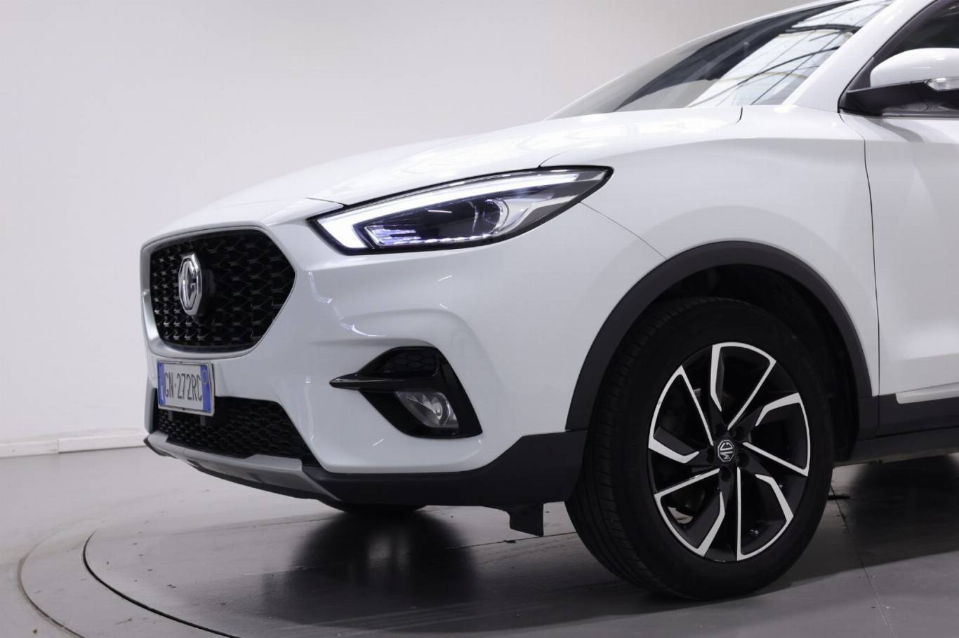 MG ZS 12