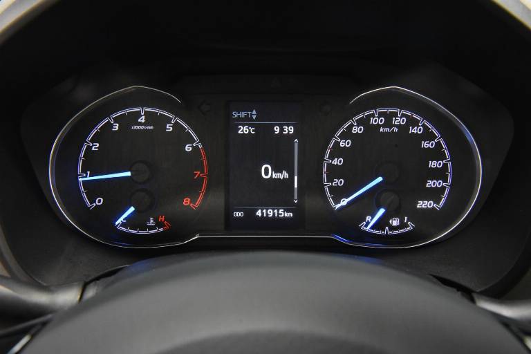 TOYOTA Yaris 24