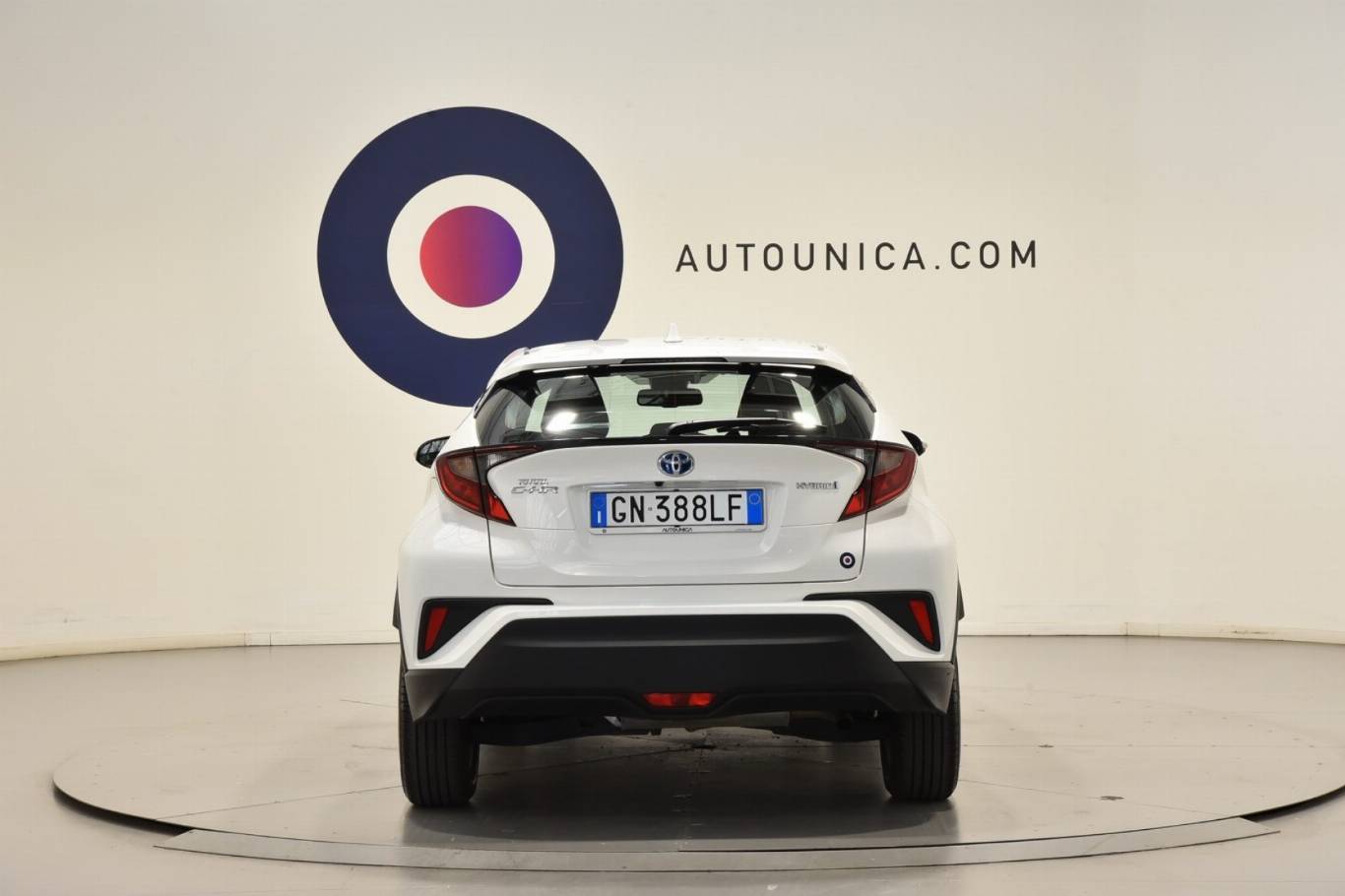 TOYOTA C-HR 8