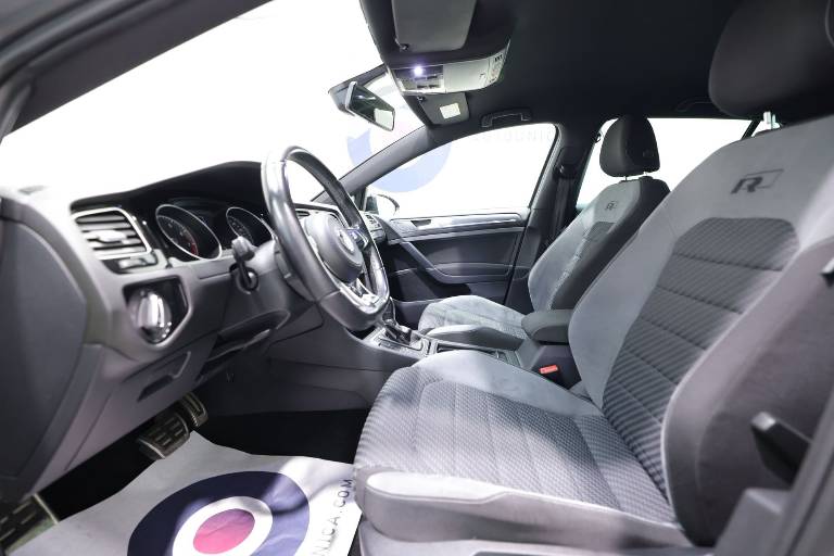 VOLKSWAGEN Golf 19