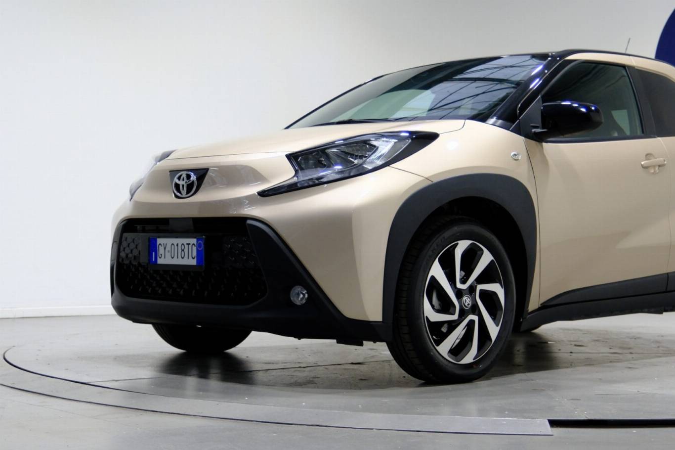 TOYOTA Aygo X 11