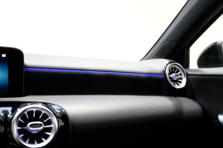 MERCEDES-BENZ A 200 34