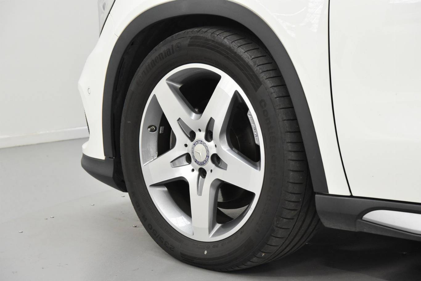 MERCEDES-BENZ GLA 200 7