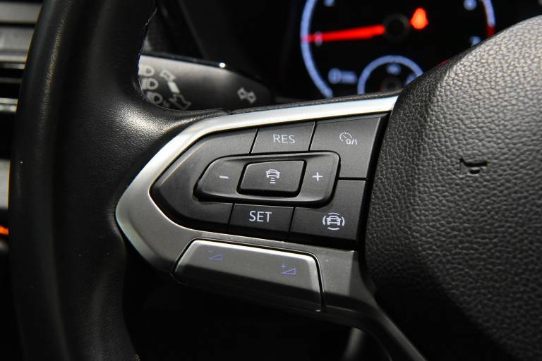VOLKSWAGEN T-Cross 7