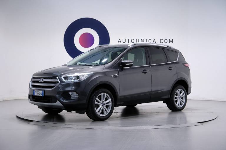 FORD Kuga 1