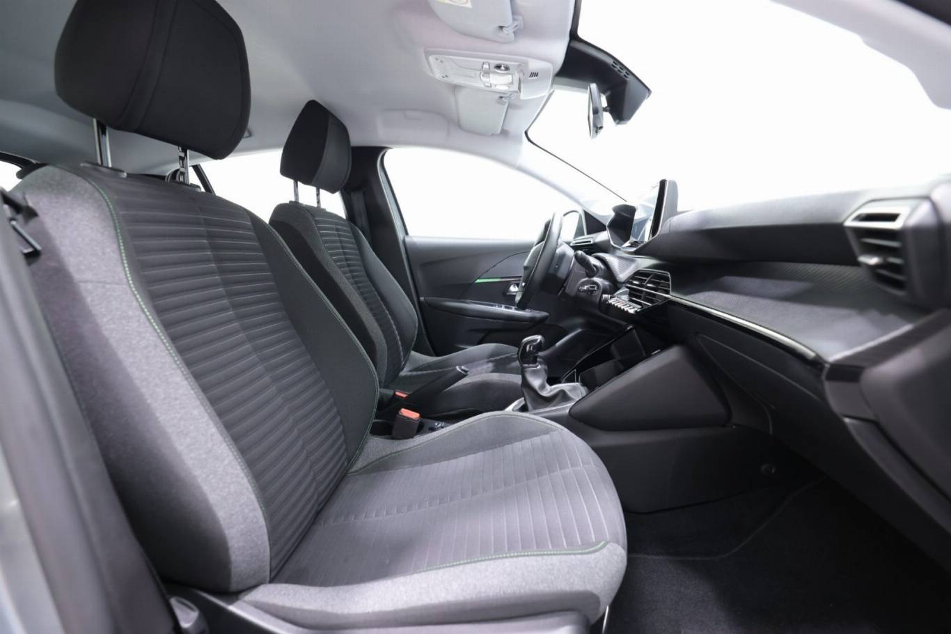 PEUGEOT 208 44