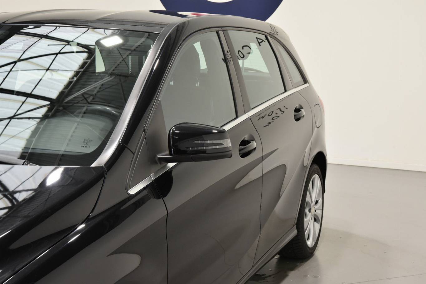 MERCEDES-BENZ B 180 52