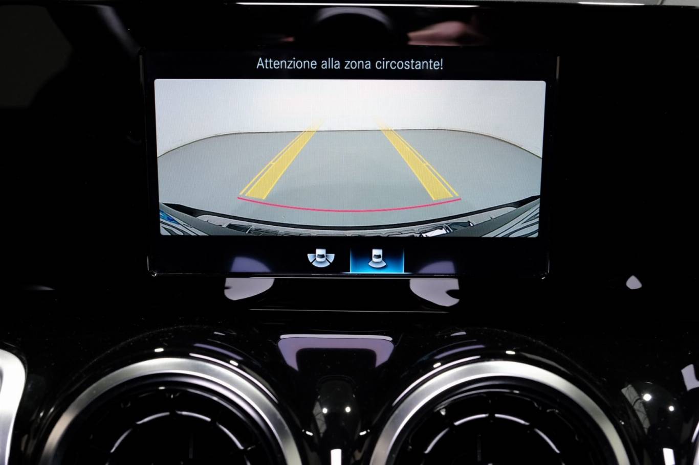 MERCEDES-BENZ GLB 200 66