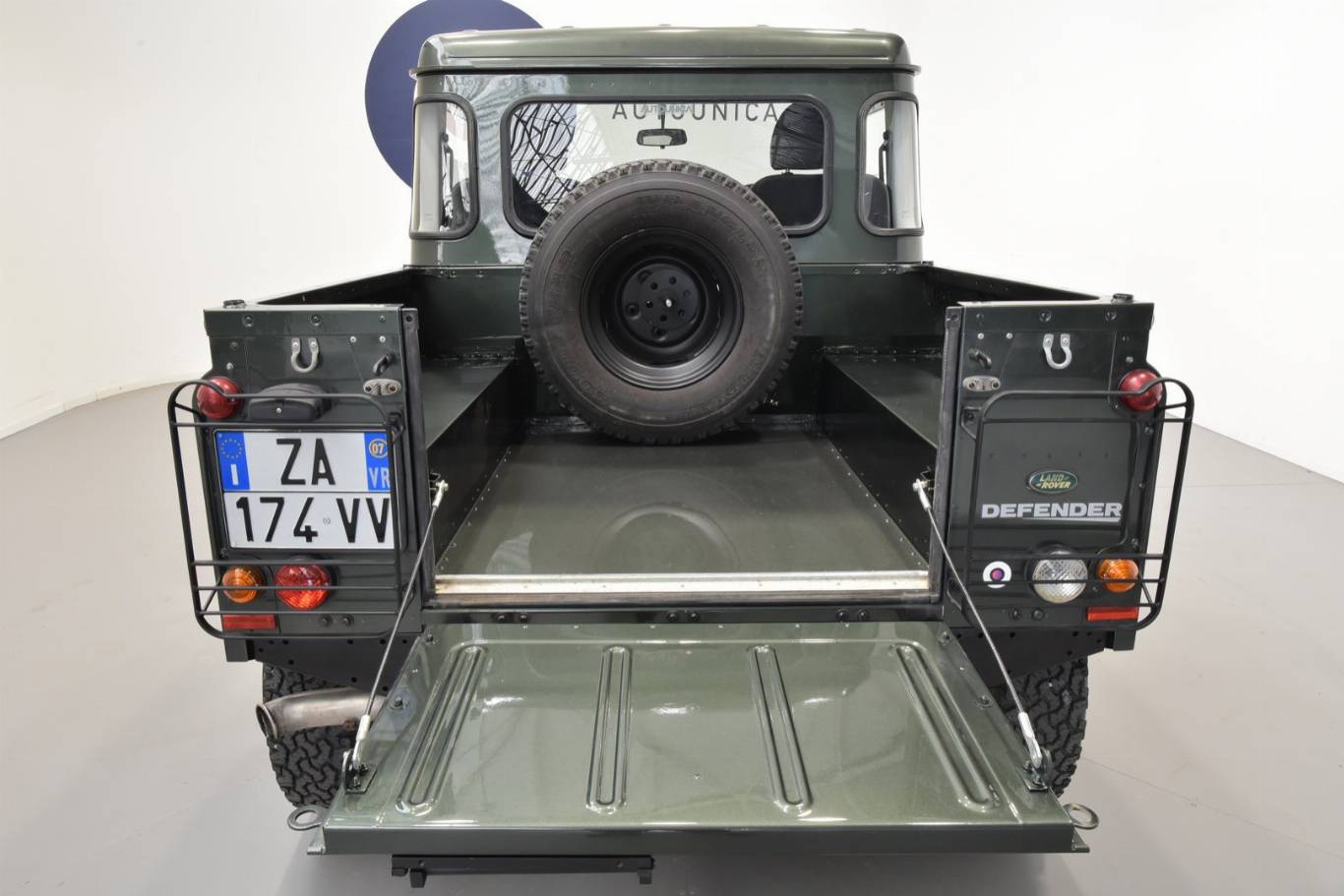 LAND ROVER Defender 11