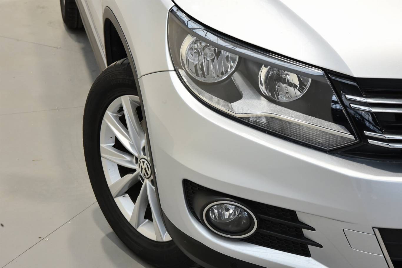 VOLKSWAGEN Tiguan 50