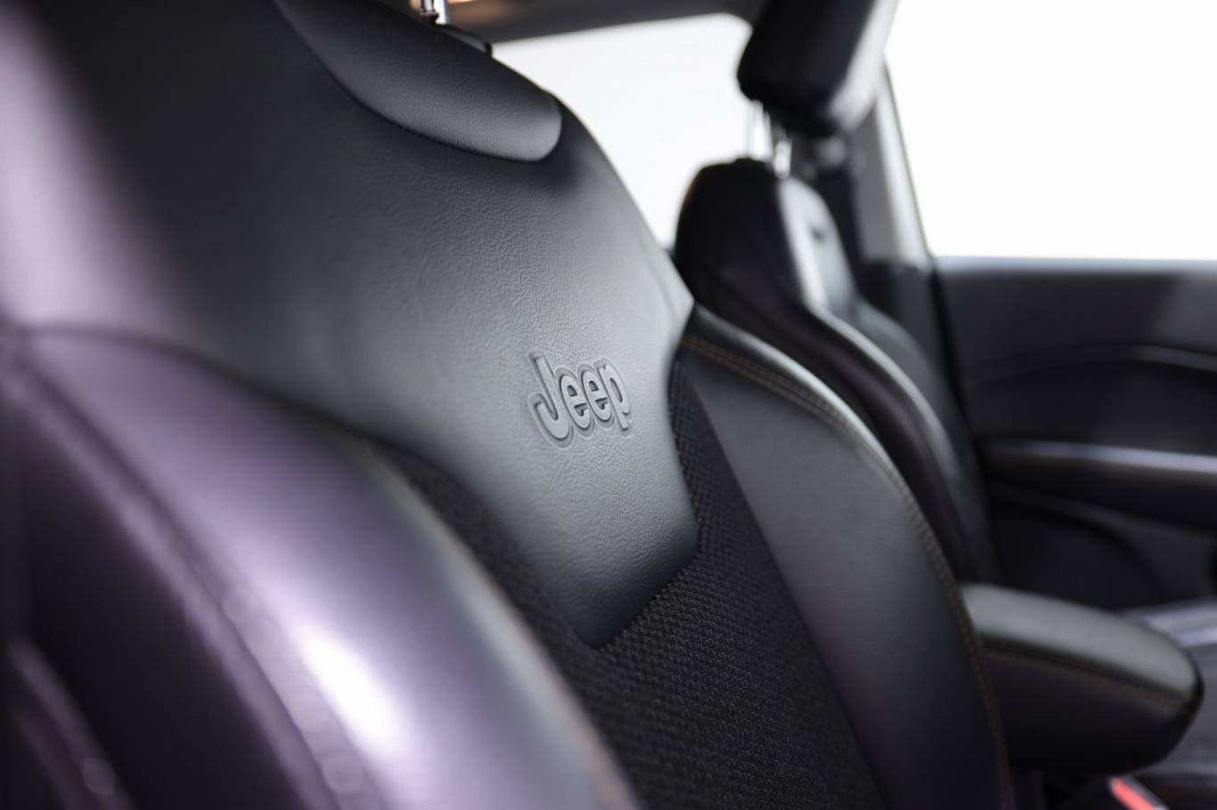 JEEP Compass 52