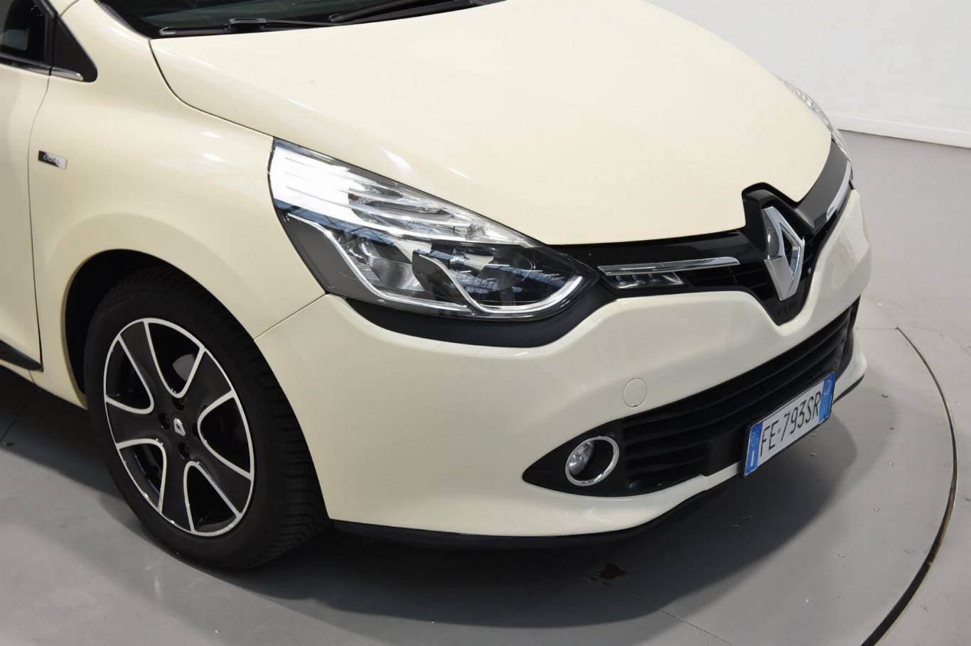RENAULT Clio 33