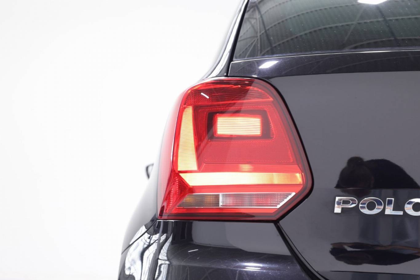 VOLKSWAGEN Polo 34
