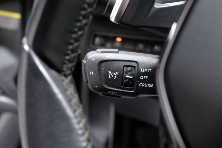 PEUGEOT 3008 24