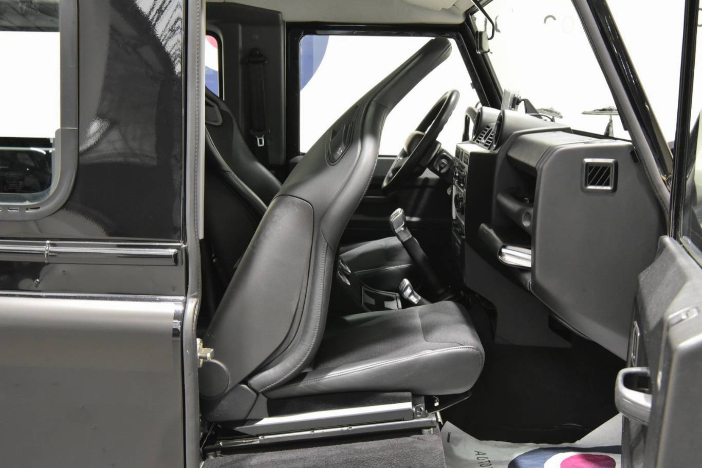 LAND ROVER Defender 49