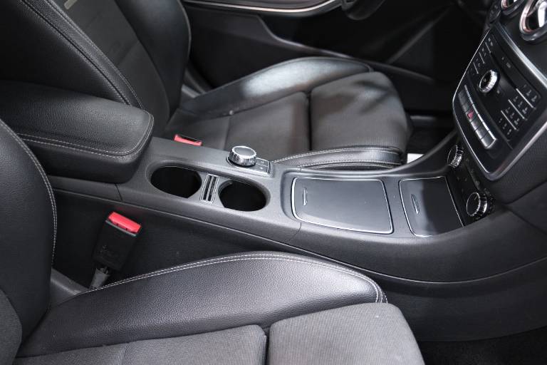 MERCEDES-BENZ A 180 56