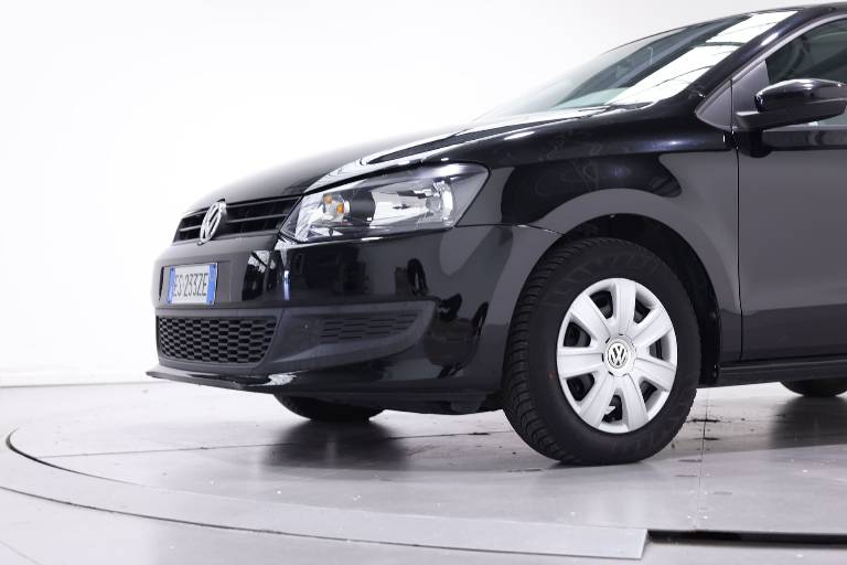 VOLKSWAGEN Polo 11