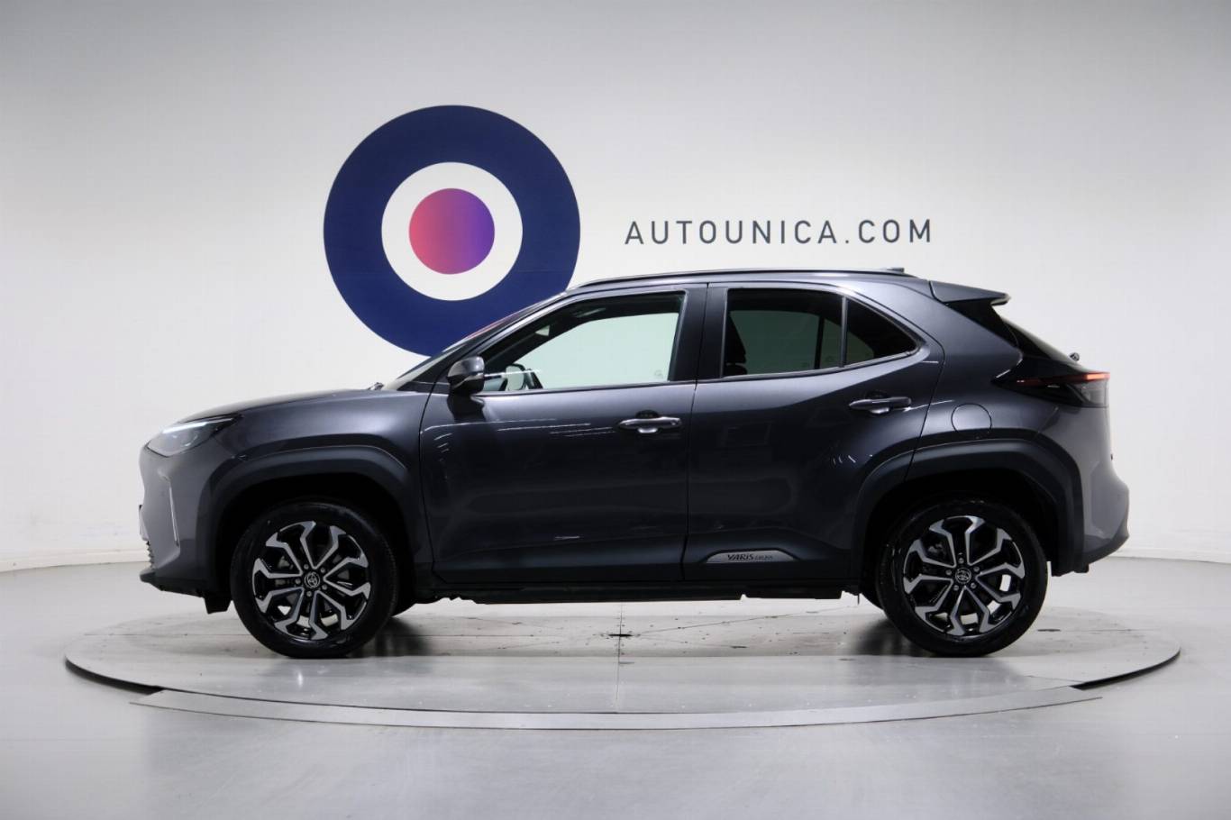 TOYOTA Yaris Cross 17