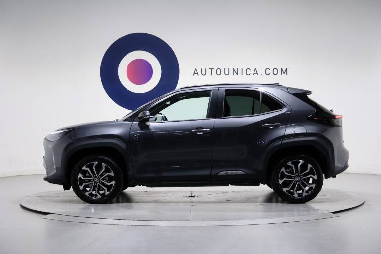 TOYOTA Yaris Cross 17