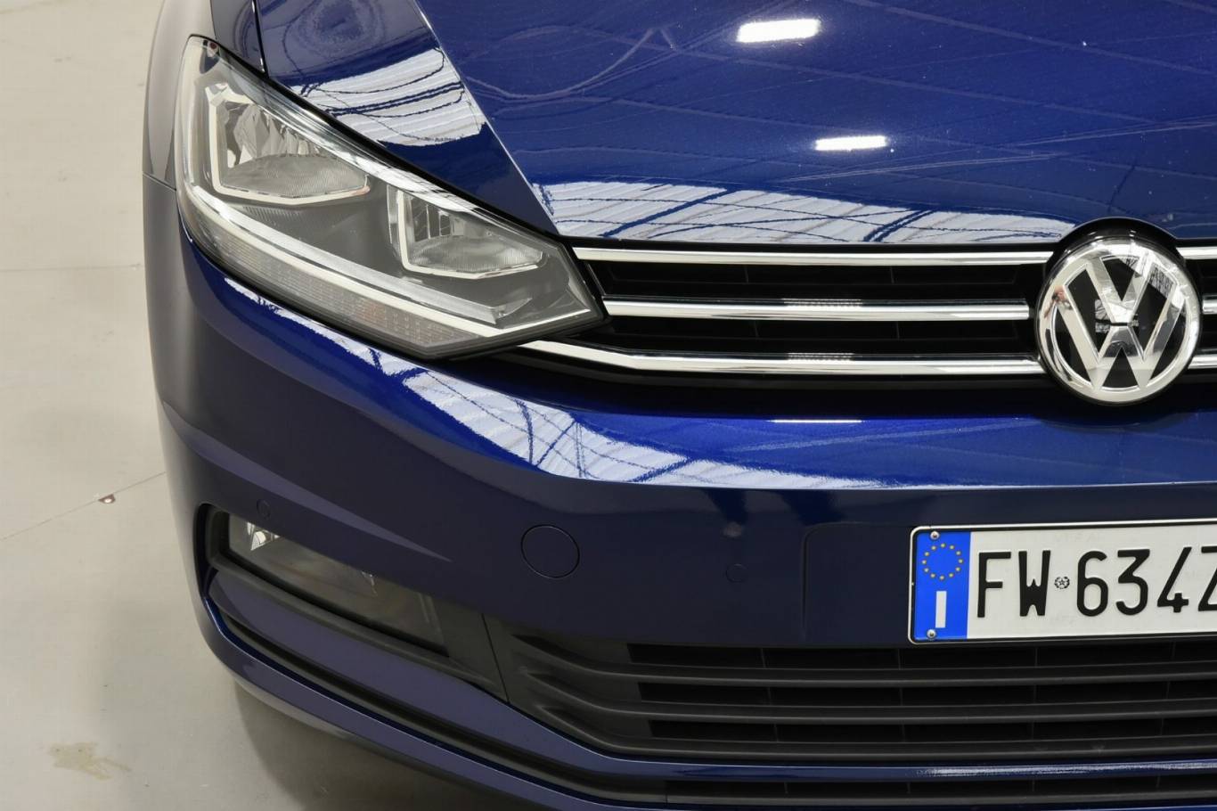 VOLKSWAGEN Touran 17