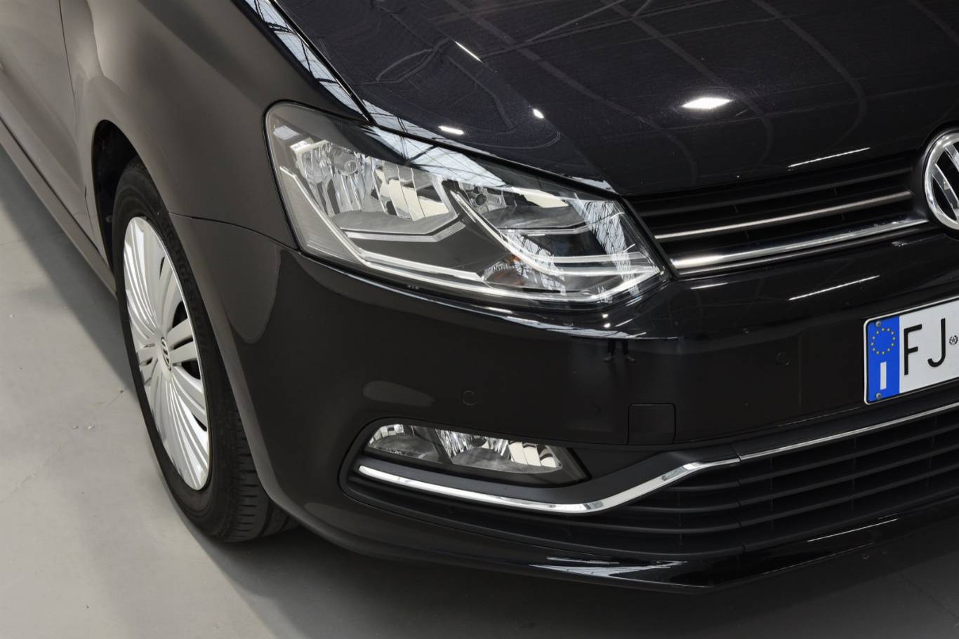 VOLKSWAGEN Polo 49