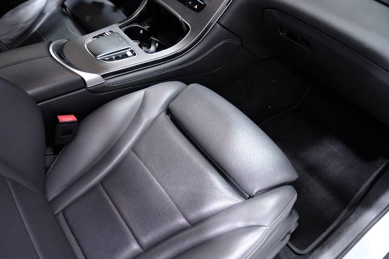 MERCEDES-BENZ GLC 200 71