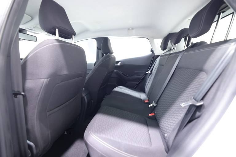 FORD Fiesta 32