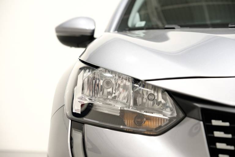 PEUGEOT 208 14
