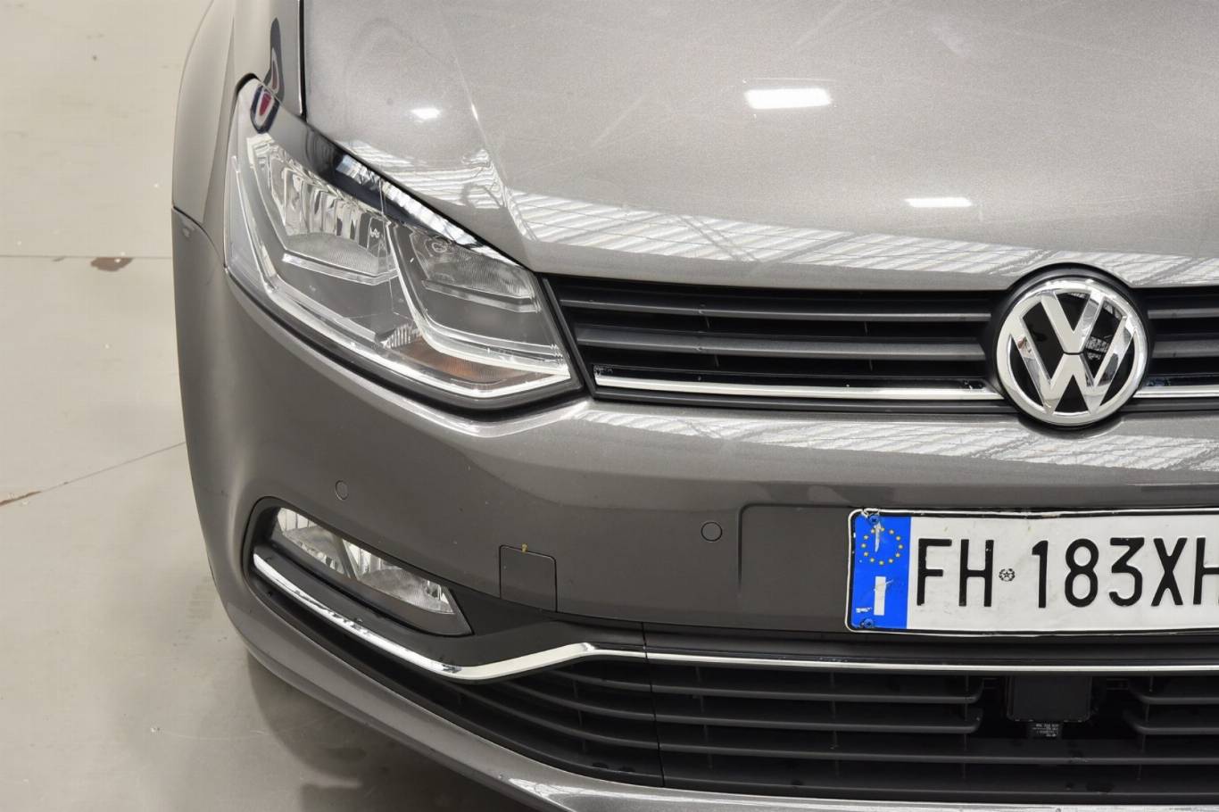 VOLKSWAGEN Polo 13