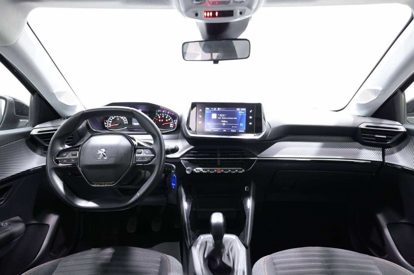PEUGEOT 208 10