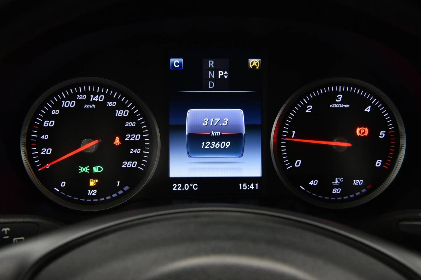 MERCEDES-BENZ C 200 25