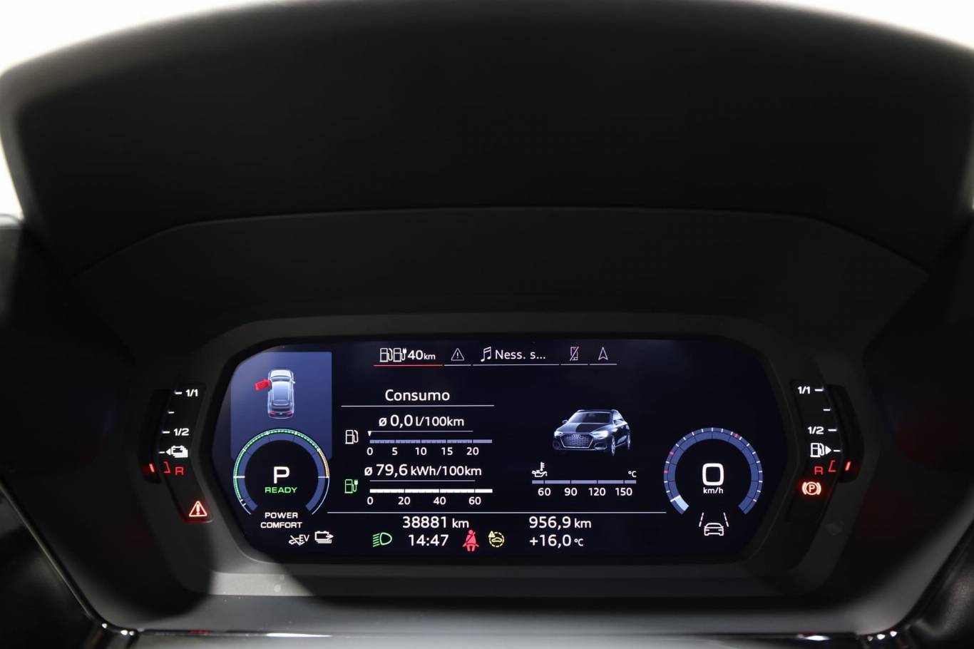 AUDI A3 8