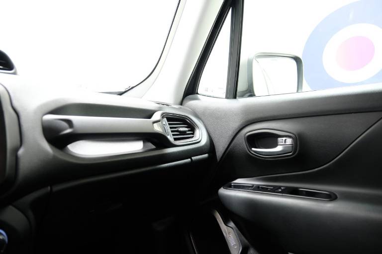 JEEP Renegade 32