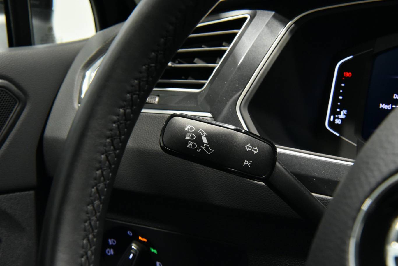 VOLKSWAGEN Tiguan 28