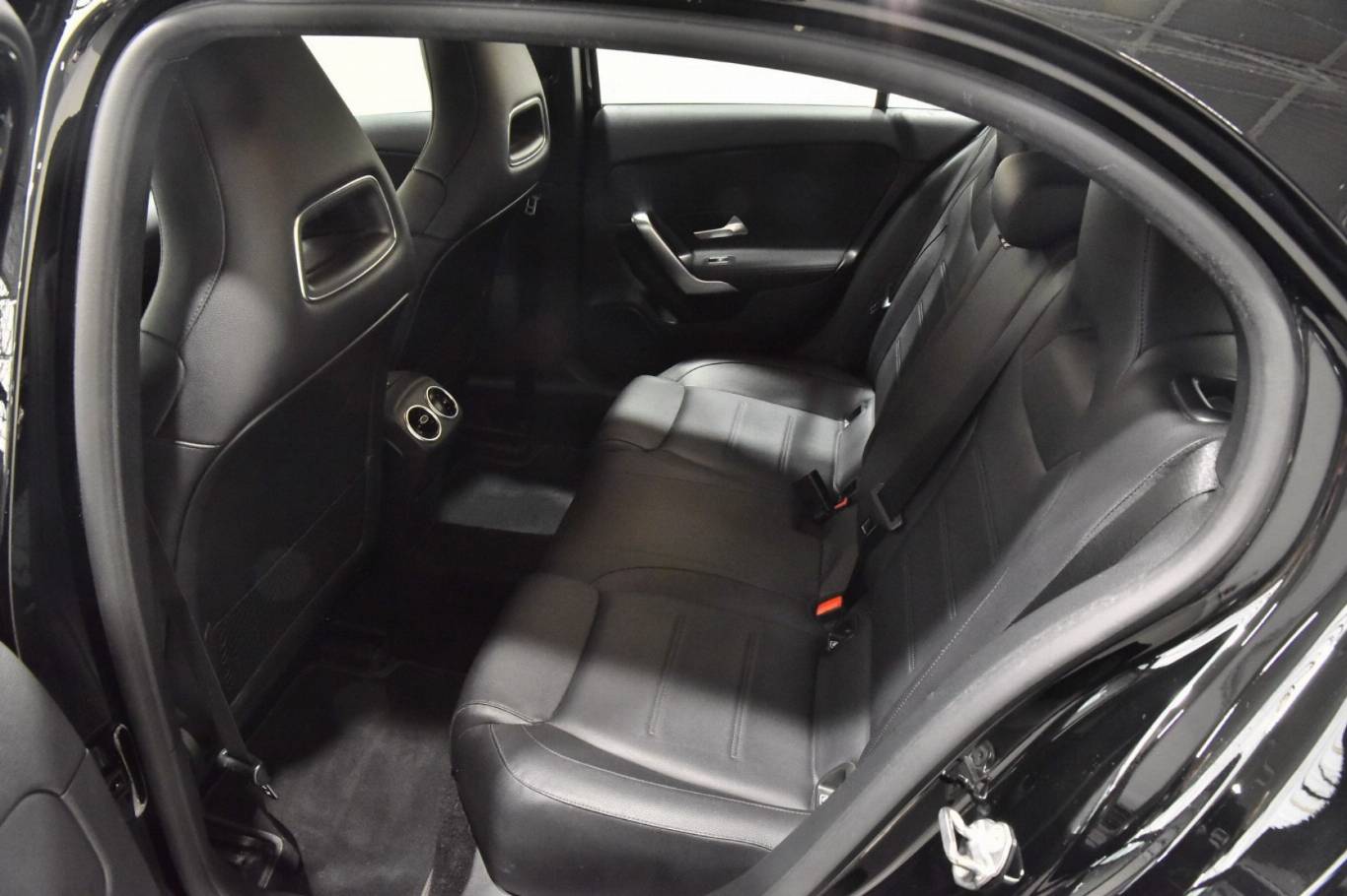 MERCEDES-BENZ A 180 25