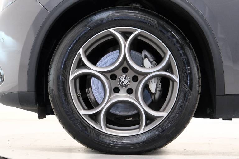 ALFA ROMEO Stelvio 14