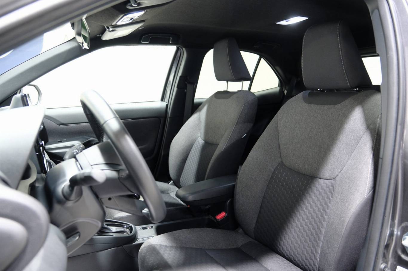 TOYOTA Yaris Cross 6