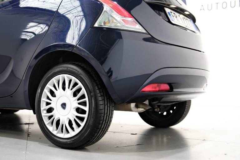 LANCIA Ypsilon 37