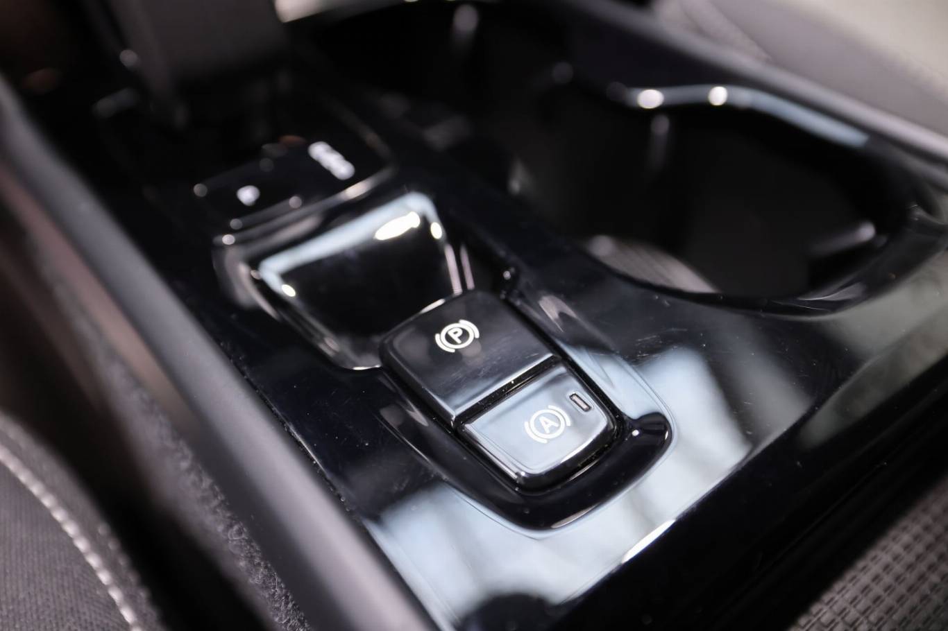 VOLVO XC40 31