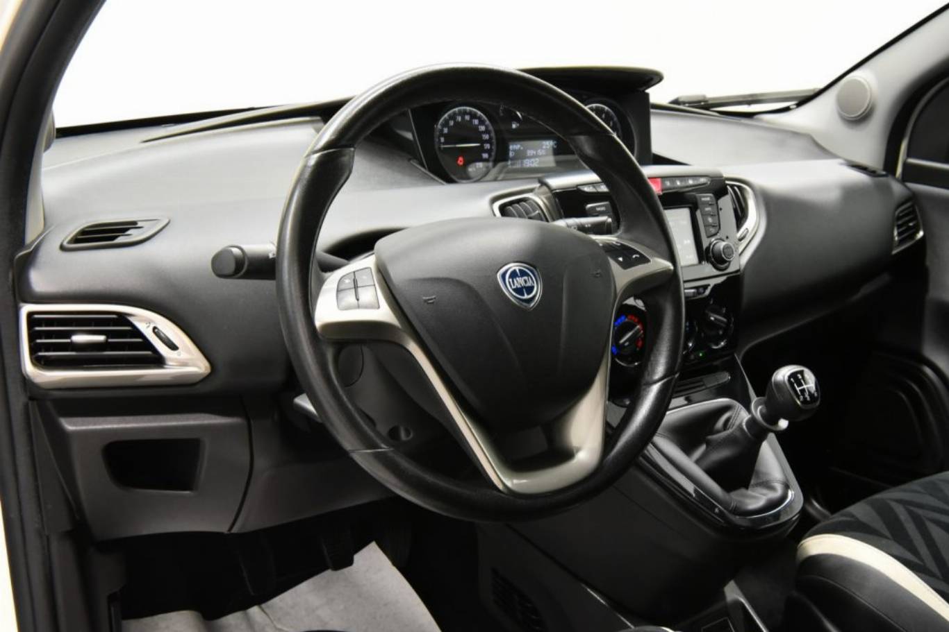 LANCIA Ypsilon 3
