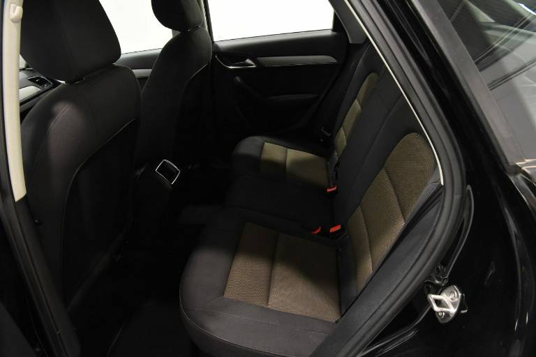 AUDI Q3 23