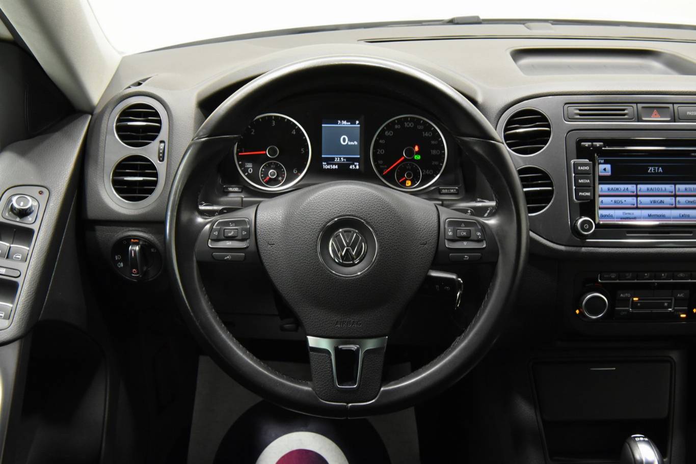 VOLKSWAGEN Tiguan 22