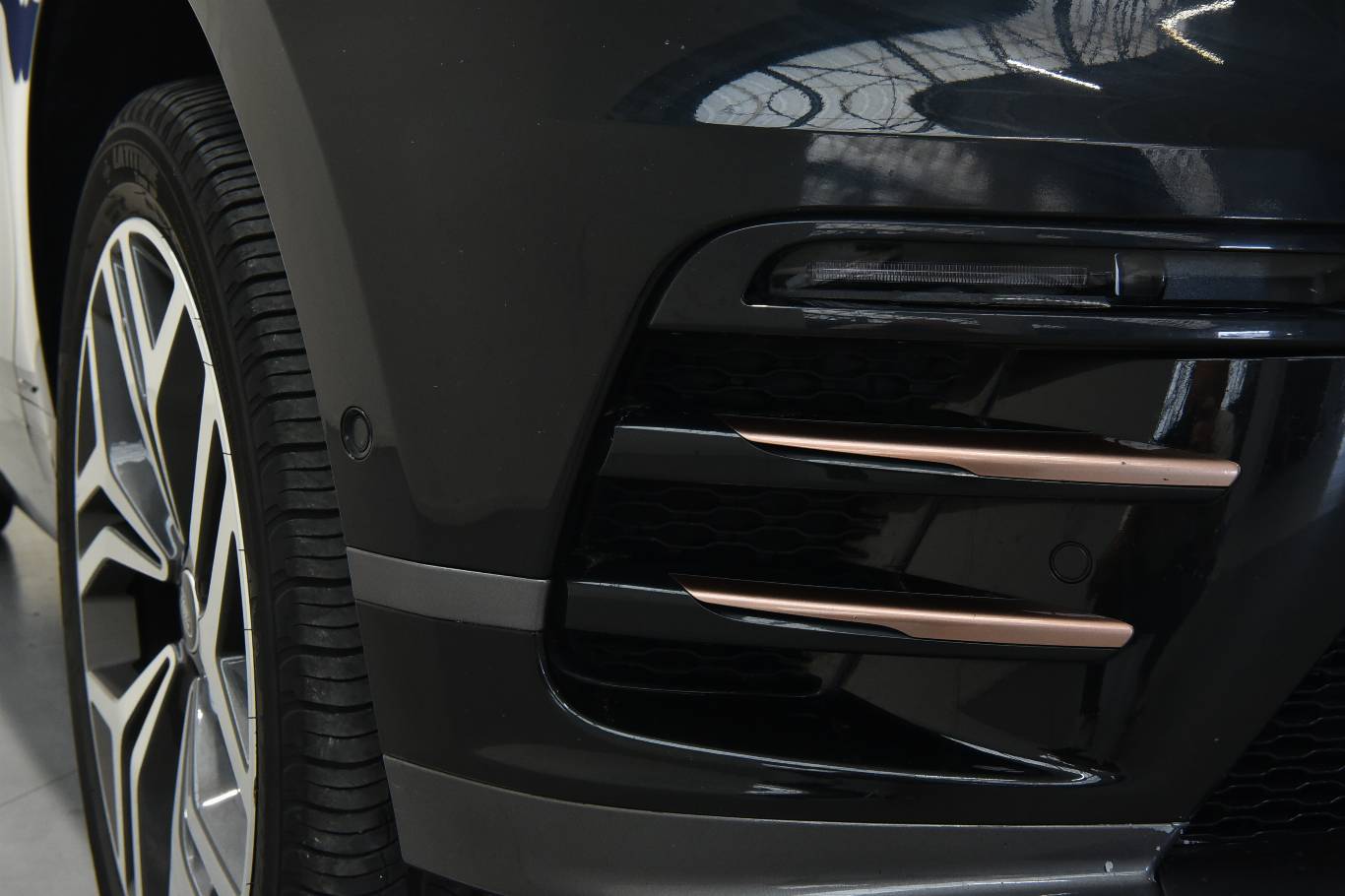 LAND ROVER Range Rover Velar 52