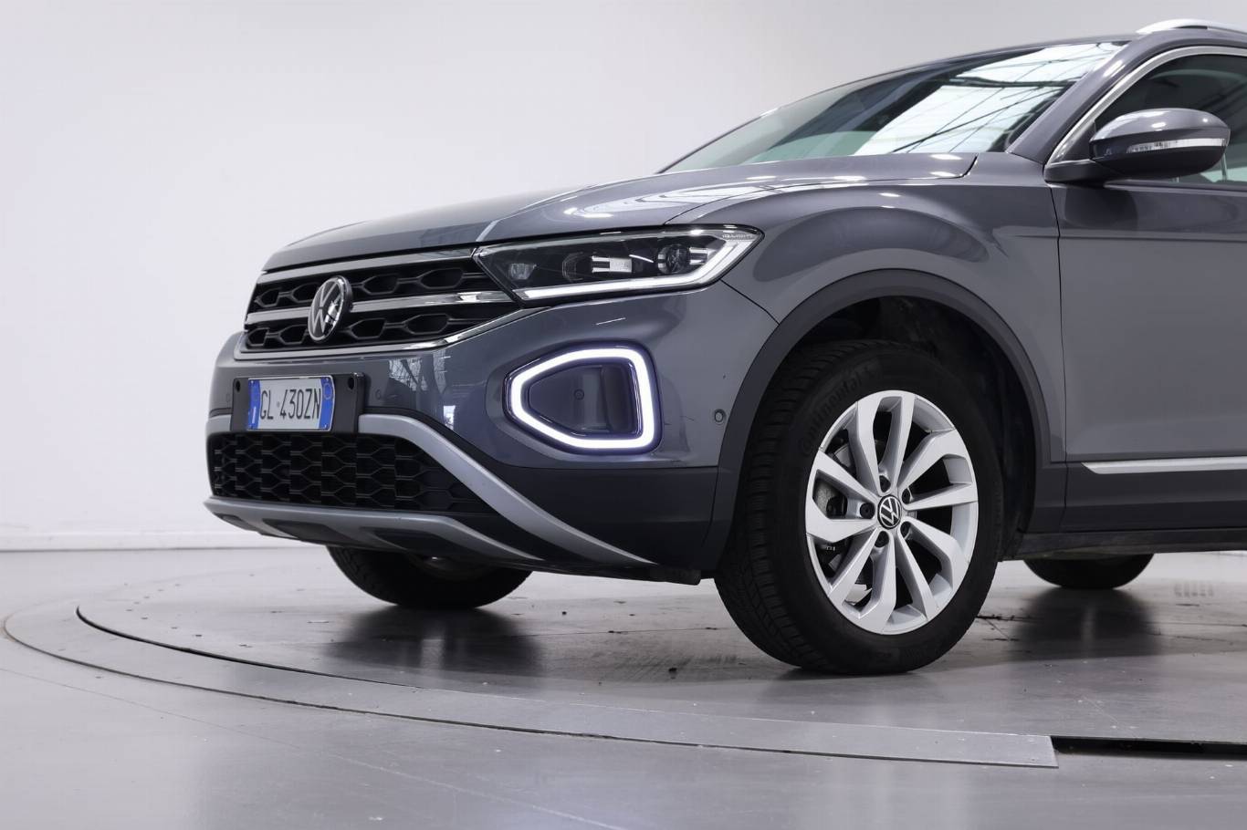 VOLKSWAGEN T-Roc 11