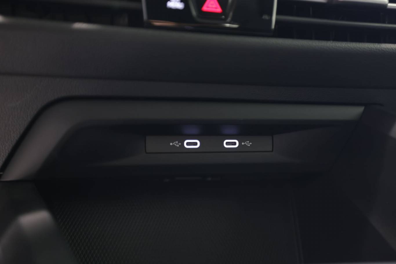 VOLKSWAGEN Golf 27