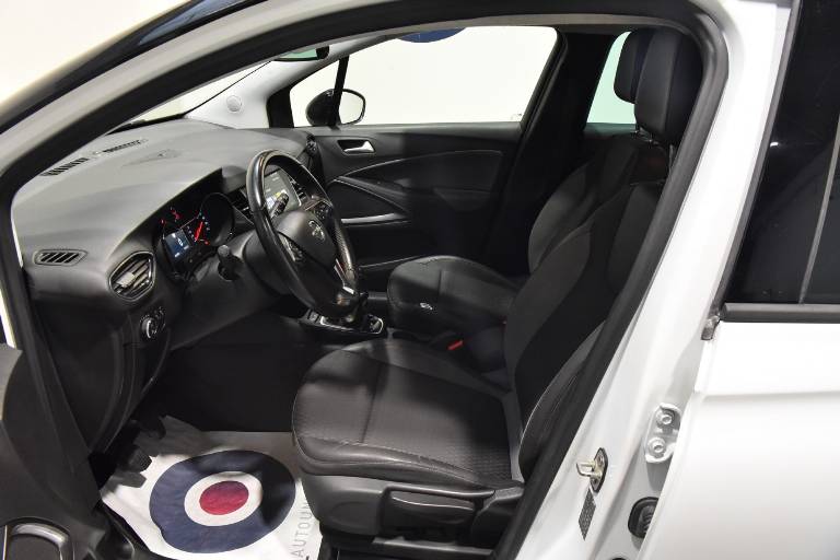 OPEL Crossland X 4