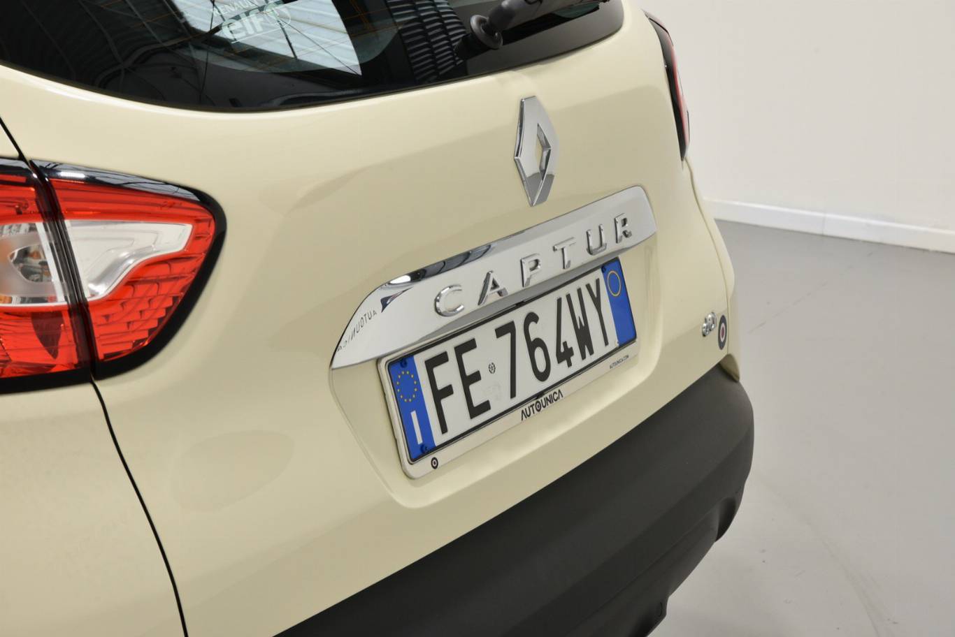 RENAULT Captur 57