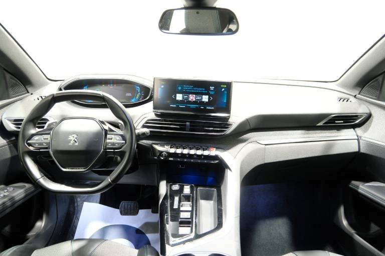 PEUGEOT 3008 10