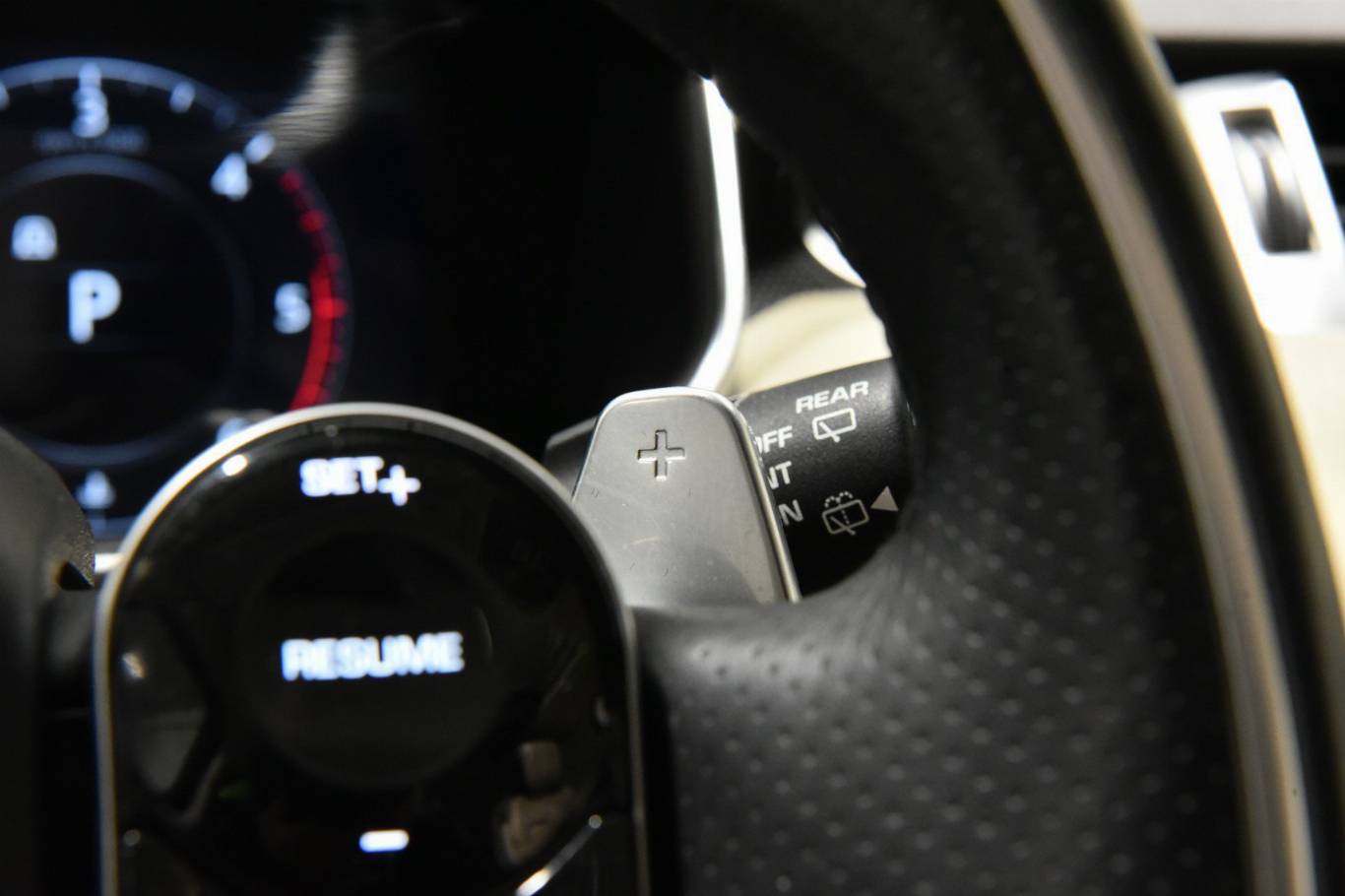 LAND ROVER Range Rover Sport 32