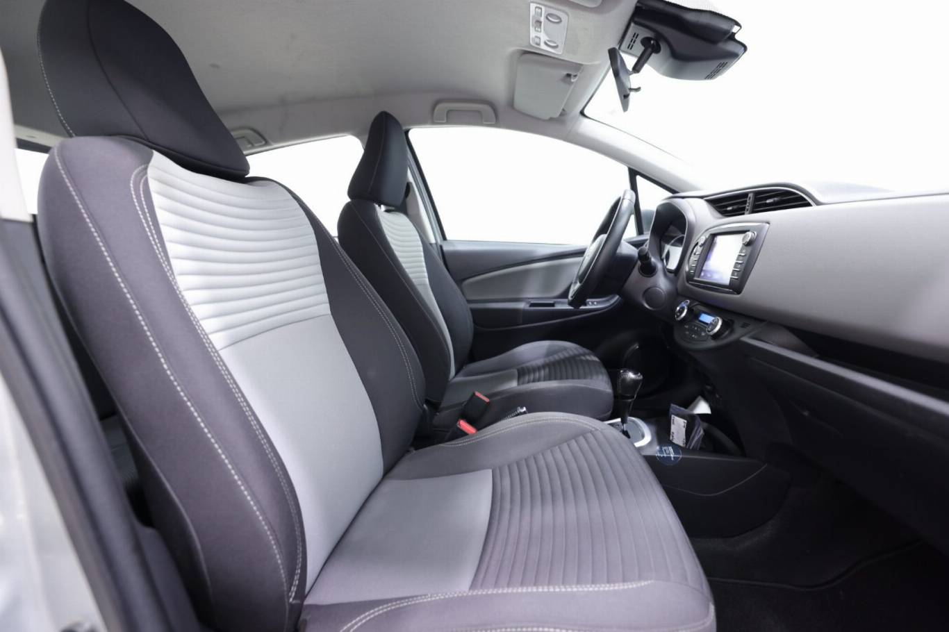 TOYOTA Yaris 40